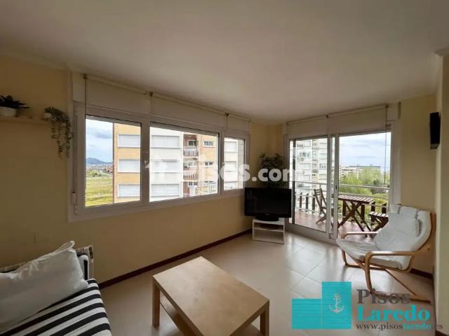 Apartamento en alquiler en Laredo