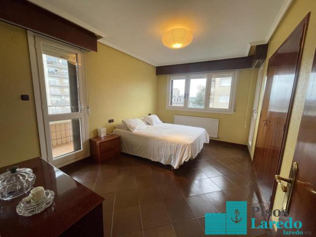 Apartamento en alquiler en Laredo