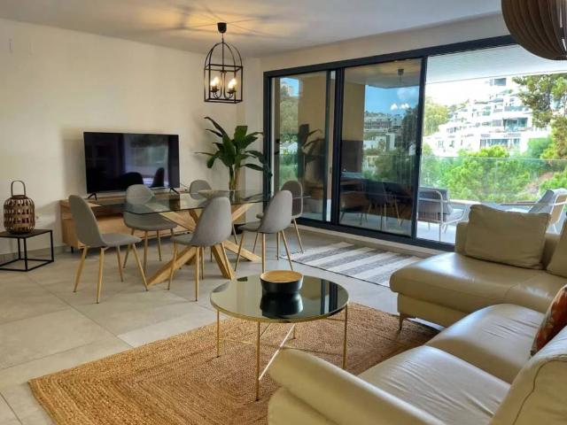 Piso en alquiler en Benahavís, Málaga