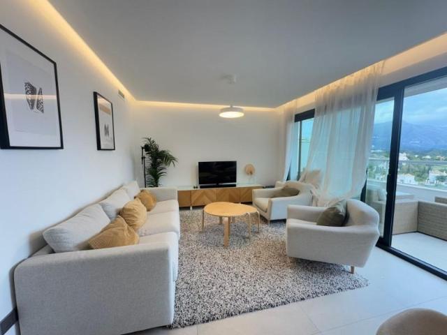 Piso en alquiler en Benahavís, Málaga