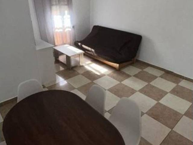 Piso en alquiler en Brenes, Andalucía