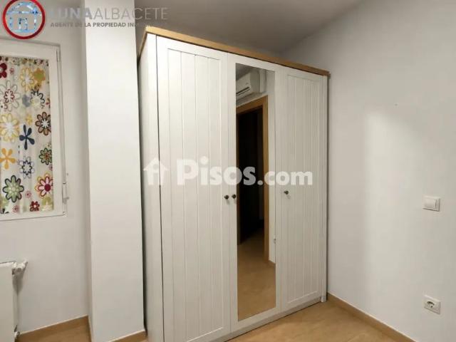 Apartamento en alquiler en Distrito 4, Albacete