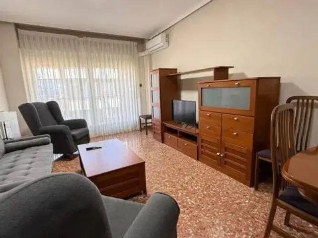 Apartamento en alquiler en Distrito 4, Albacete