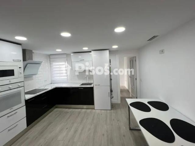 Apartamento en alquiler en Distrito 4, Albacete
