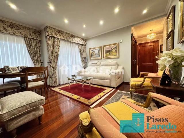Apartamento en alquiler en Laredo