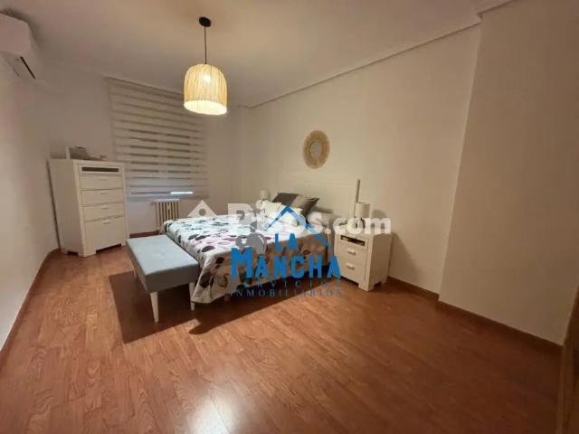 Apartamento en alquiler en Distrito 4, Albacete