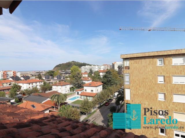 Apartamento en alquiler en Laredo