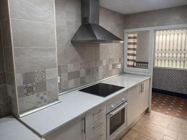 Piso en alquiler en Tomares, Andalucía