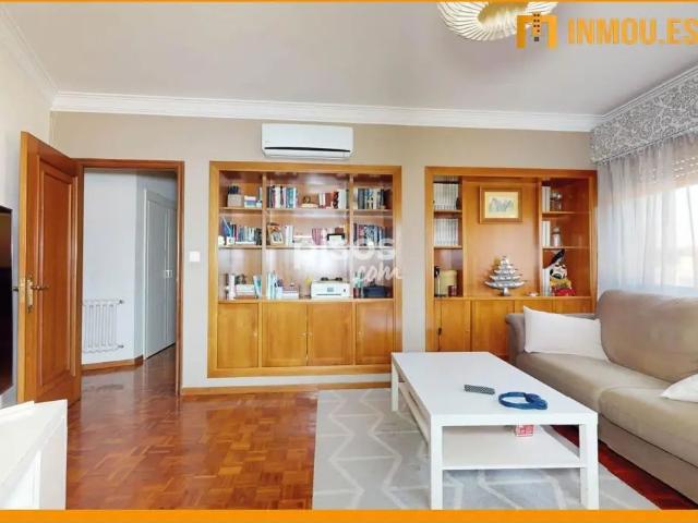 Apartamento en alquiler en Centro, Ourense