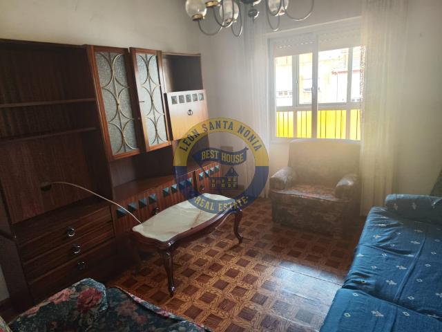 Piso en alquiler en Moisés de León, León