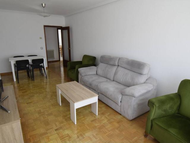 Piso en alquiler en Moisés de León, León