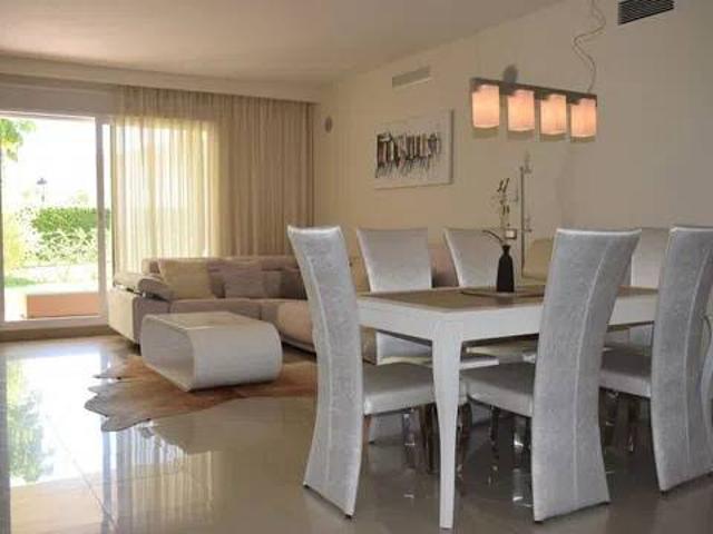 Piso en alquiler en El Pilar, Costa del Sol Occidental