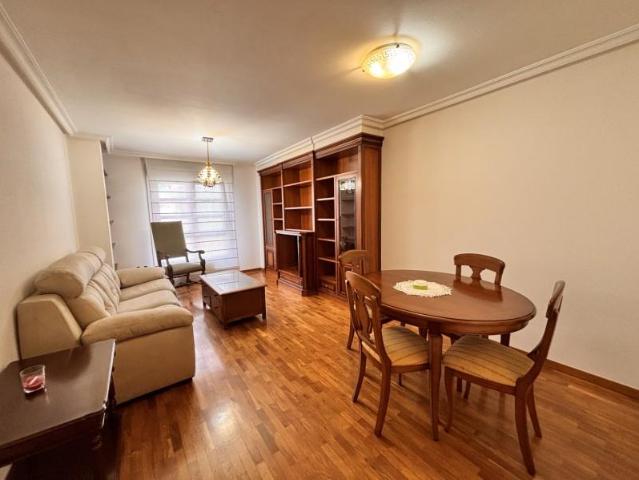 Piso en alquiler en El Llano, Gijón