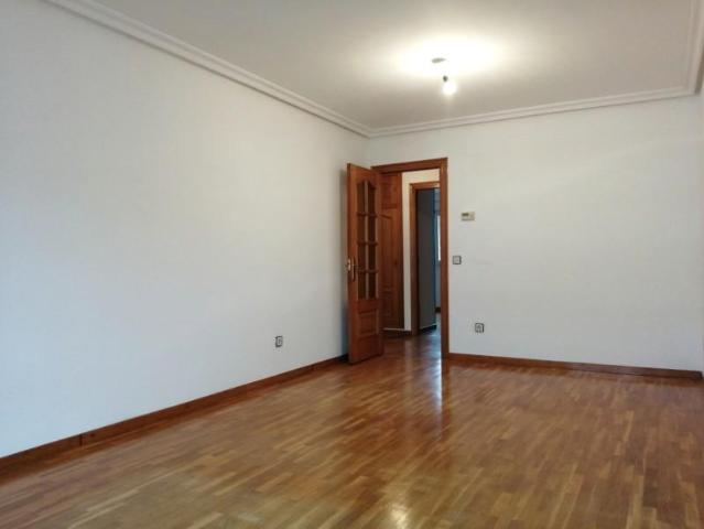 Piso en alquiler en El Llano, Gijón