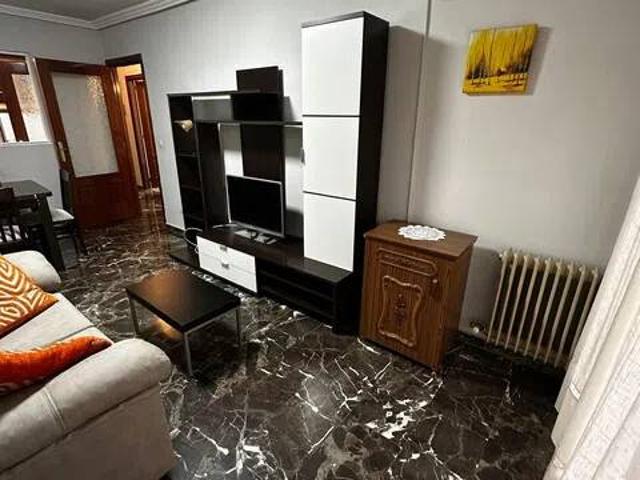 Piso en alquiler en Urbanización Azahar, Jaén