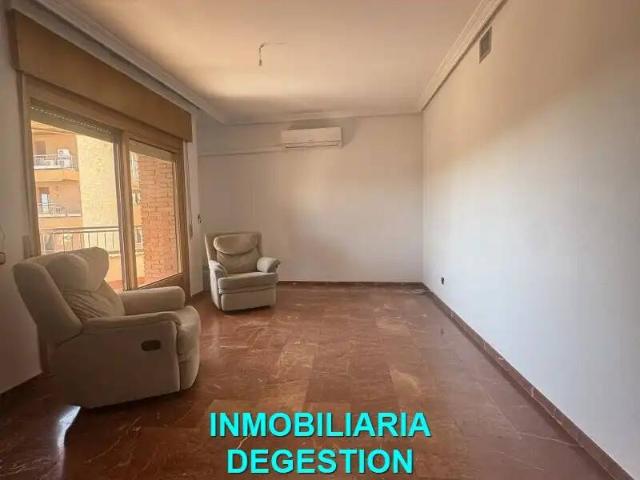 Piso en alquiler en Linares, Andalucía