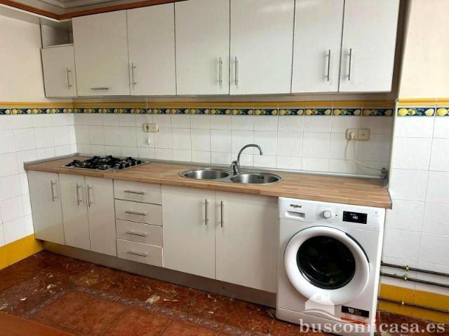 Piso en alquiler en Linares