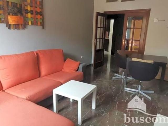Piso en alquiler en Linares