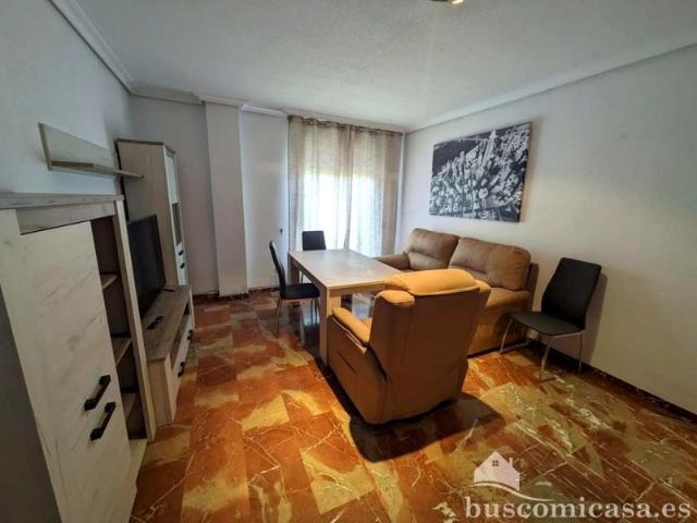 Piso en alquiler en Linares