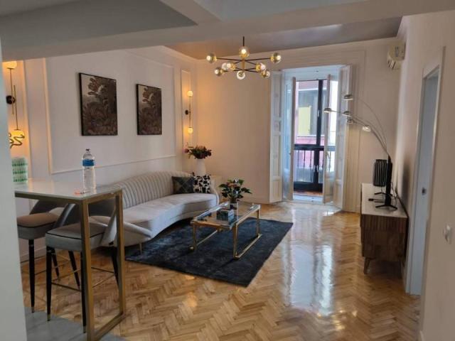 Piso en alquiler en Madrid, Cortes
