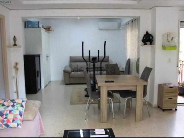 Piso en alquiler en Oliva