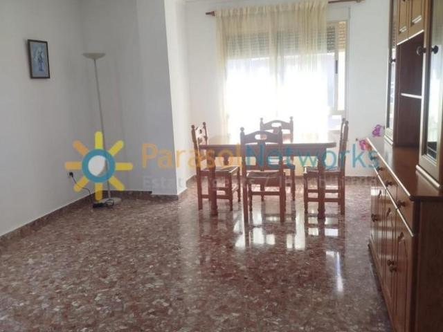 Piso en alquiler en Oliva