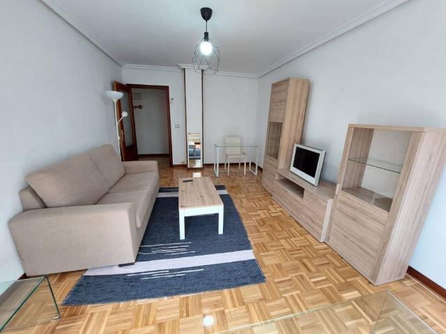 Piso en alquiler en Oviedo, La Tenderina
