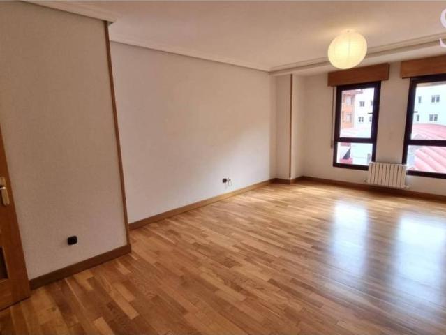 Piso en alquiler en Oviedo, Asturias