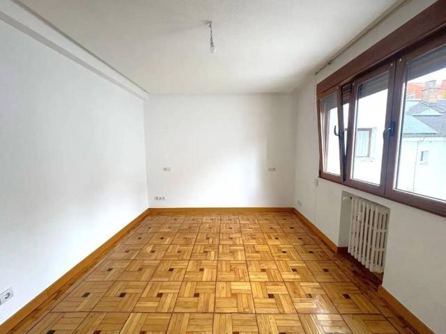 Piso en alquiler en Llamaquique, Oviedo