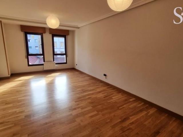 Piso en alquiler en Oviedo, Asturias