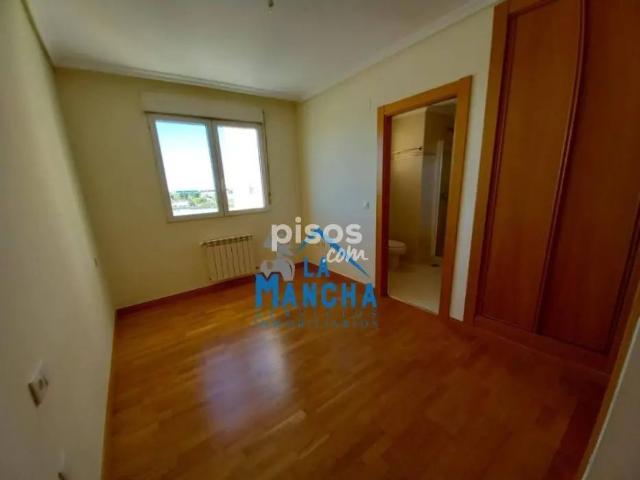 Apartamento en alquiler en Distrito 4, Albacete