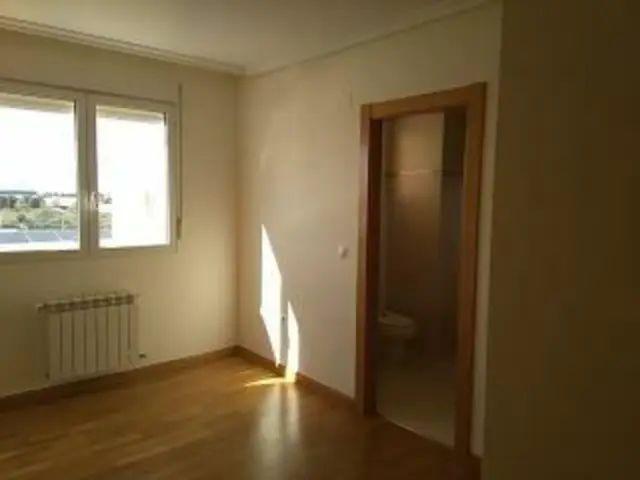 Apartamento en alquiler en Distrito 4, Albacete