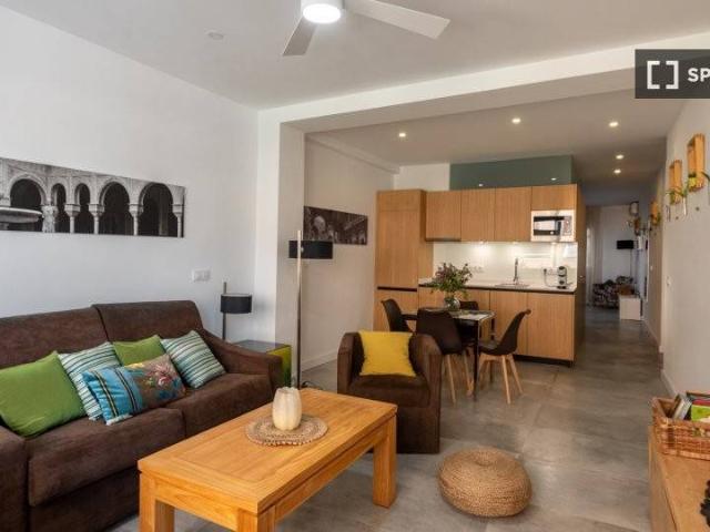 Piso en alquiler en Los Remedios, Sevilla