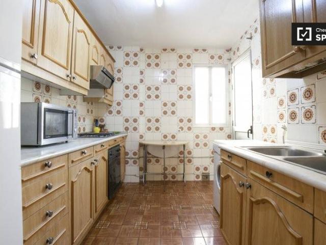 Piso en alquiler en Sevilla, Hermandades-La Carrasca