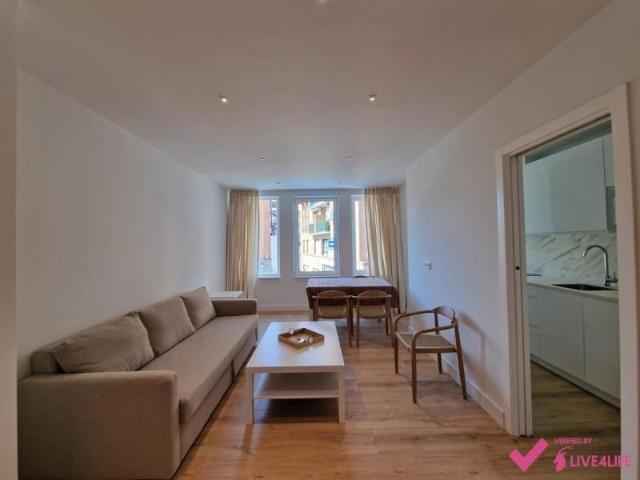 Piso en alquiler en Los Remedios, Sevilla