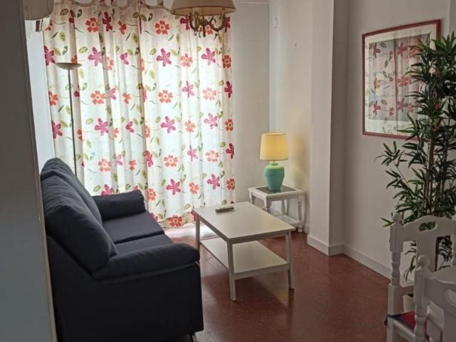 Piso en alquiler en Los Remedios, Sevilla