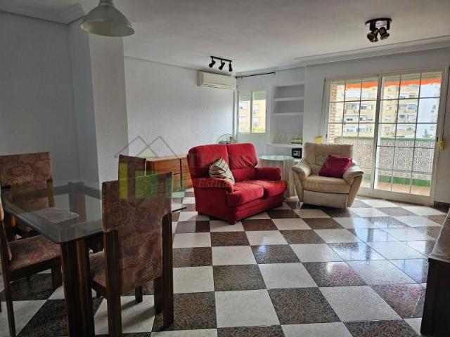 Piso en alquiler en Santa Aurelia-Cantábrico-Atlántico-La Romería, Sevilla