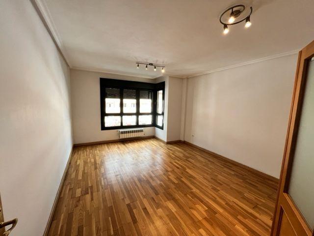 Piso en alquiler en El Parque, Siero