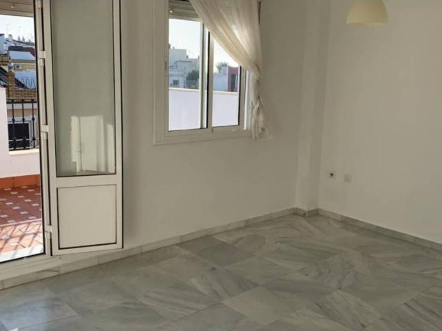 Piso en alquiler en Tomares, Andalucía