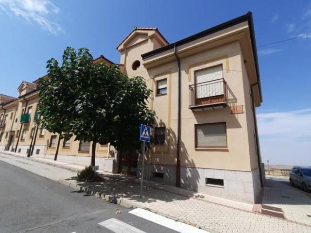 Piso en alquiler en Torrecaballeros, Castilla y León