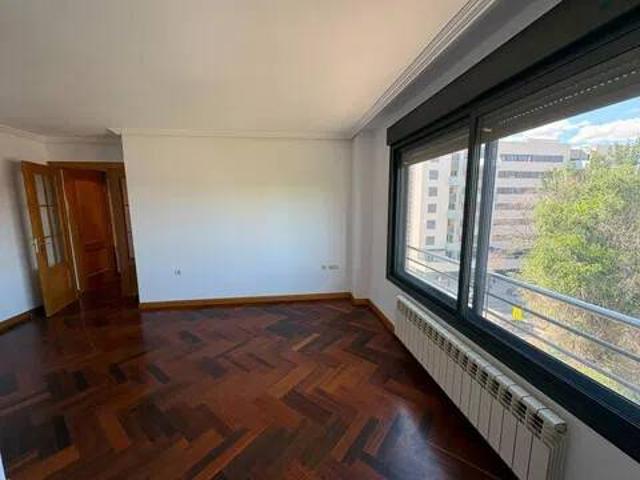 Piso en alquiler en Huerta del Rey, Valladolid