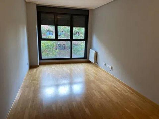 Piso en alquiler en Huerta del Rey, Valladolid