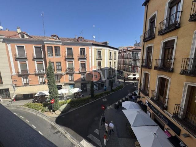 Piso en alquiler en Plaza España, Valladolid