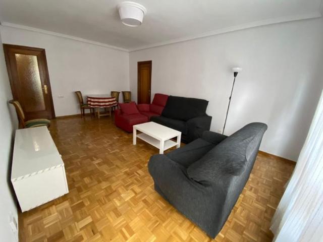 Piso en alquiler en Valladolid, La Antigua - Santa Cruz