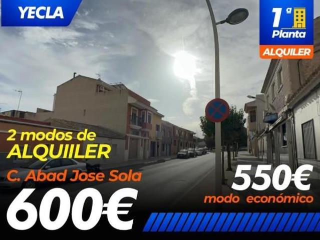 Piso en alquiler en Yecla, Murcia