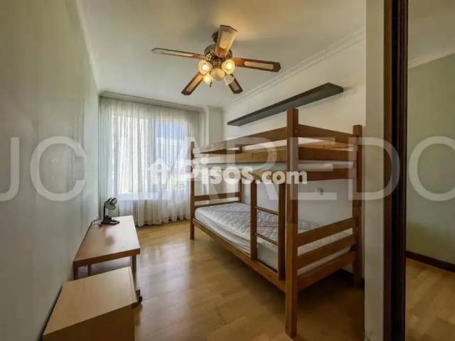 Apartamento en alquiler en Laredo