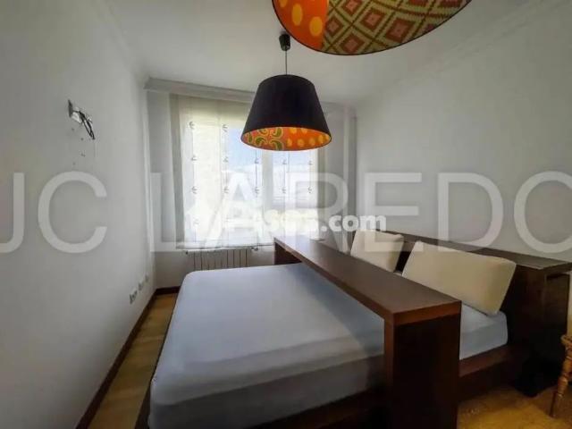 Apartamento en alquiler en Laredo