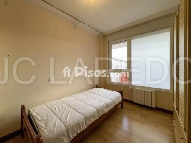 Apartamento en alquiler en Laredo