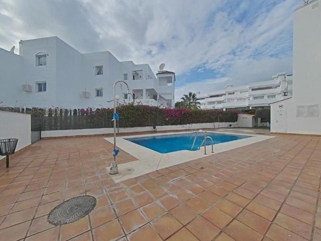 Piso en venta en El Pilar, Costa del Sol Occidental