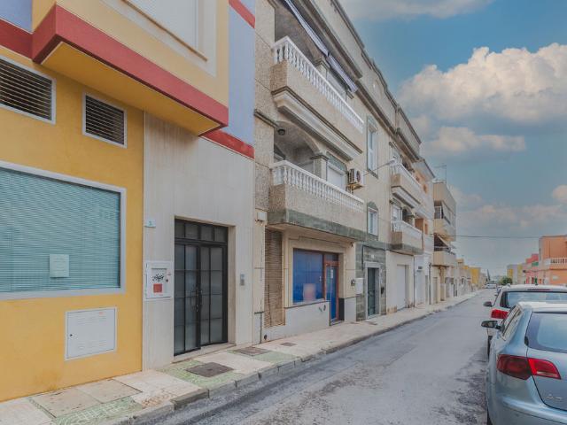 Piso en venta en La Gangosa, Vícar